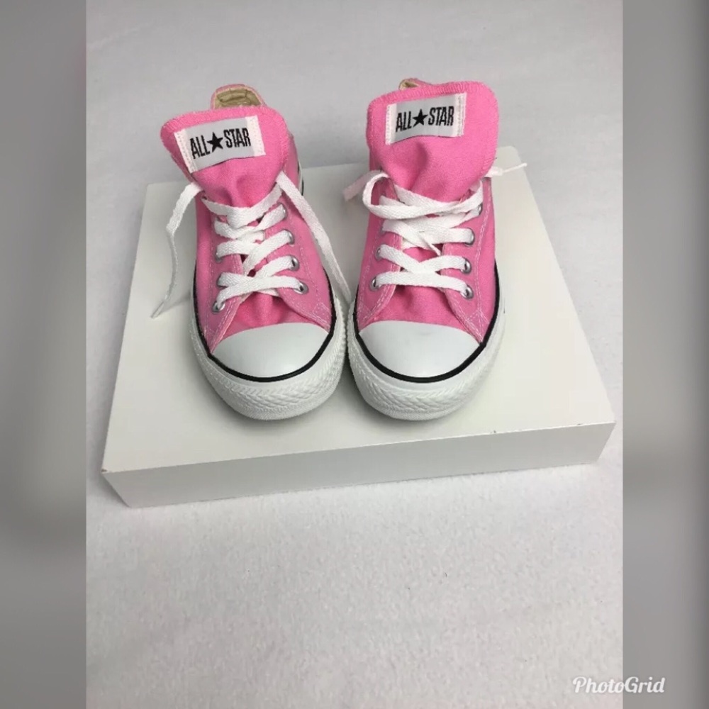Converse Pink Low Top All Star Chuck Taylor unisex